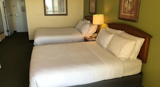 Четырёхместный номер Standard с балконом и с видом на город Holiday Inn & Suites Clearwater Beach by IHG