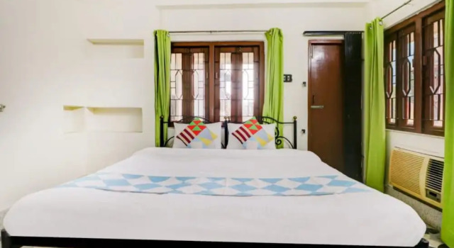 Номер Deluxe Goroomgo Gangotri Guest House kolkata
