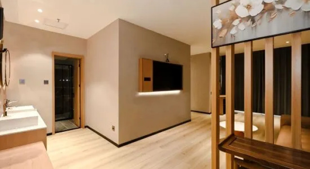 Люкс Deluxe Bai Yue Hotel（Zhoucun District Government Store）