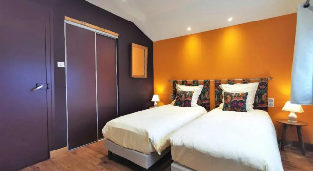 Gîte charmant avec terrasse et wifi au Puy-en-Velay - FR-1-582-331, Prenota Hotel Hotel a Alvernia con parcheggio, Parcheggio