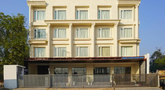 Hotel Four Element