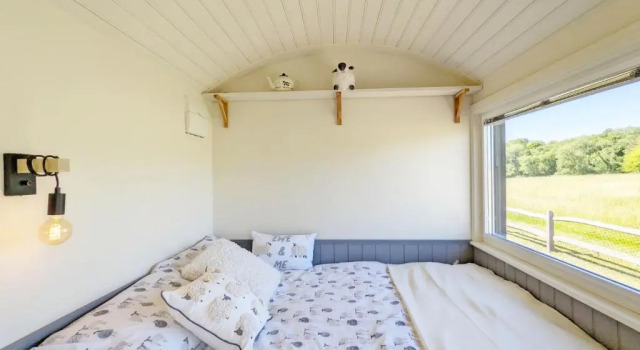 Crabden Shepherd Hut - Blendworth, Book Hotel Hoteller i Waterlooville med parkering, Parkering