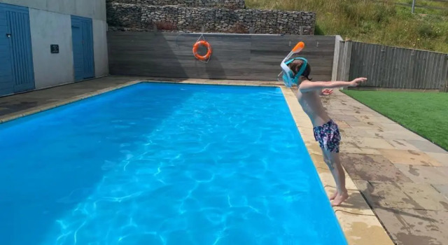 Коттедж Avocet 2 Luxury Apartment with Pool and Parking