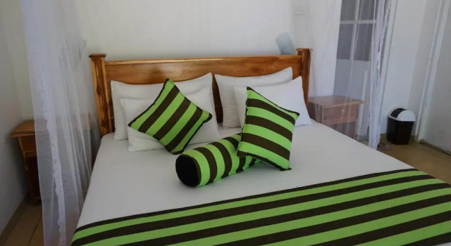 Blue Lake Ridge, Book Hotel Maha Oya Ampara District