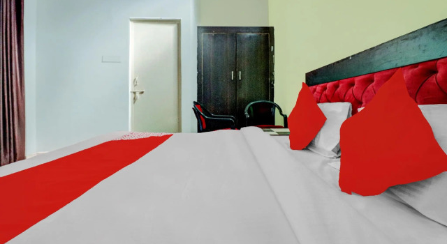 OYO 74957 Hotal Niwari House