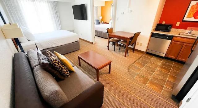 Четырёхместный люкс Sonesta ES Suites Birmingham Homewood