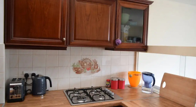 Comfortable 1 Bedroom Apartment in Battersea, Varaa Huoneisto Asunnot kohteessa Merseyside, Huoneisto