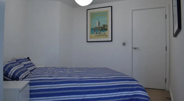 1 Bedroom Flat With a Balcony View of the Shard, Varaa Huoneisto Asunnot kohteessa Merseyside, Huoneisto