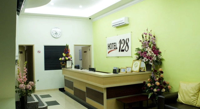 Hotel 128