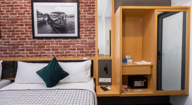 Четырёхместный номер Deluxe B Street Hotel