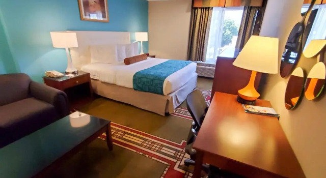 Номер Standard Howard Johnson by Wyndham Pasadena