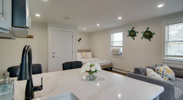 Апартаменты Cozy Falmouth Studio ~ 2 Mi to Beach & Dining