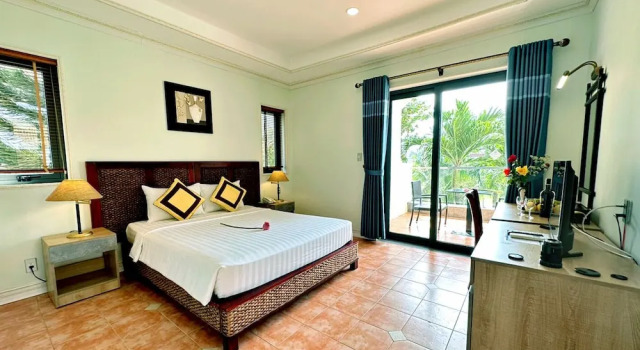 Номер Deluxe с балконом Lotus Vung Tau Resort & Spa