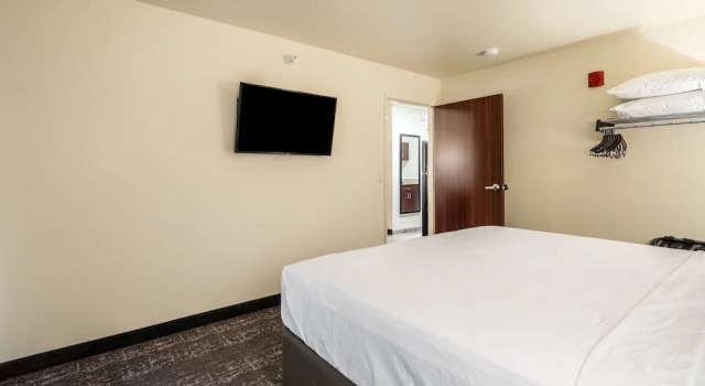 Cobblestone Hotel & Suites - Newport, Varaa Hotelli  