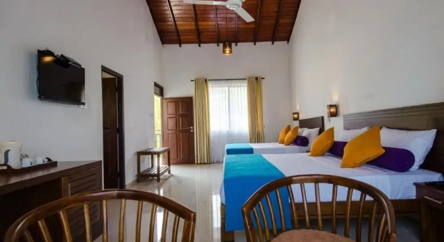 Четырёхместный номер Deluxe с 2 комнатами с балконом и с видом на реку Okwin Resort