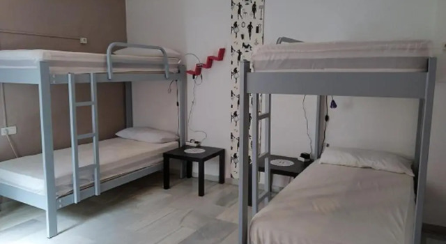 Кровать в общем номере (женский номер) Granada Old Town Hostel
