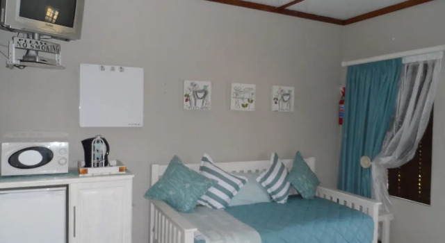 Tripple Room 3 Singlesking Single Cherry Lane Self Catering and BB, Book Lejlighed Lejligheder i Bloemfontein, Lejlighed