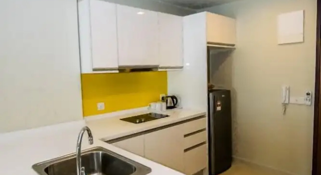 Люкс Marina Travellers Suite SKY Karamunsing