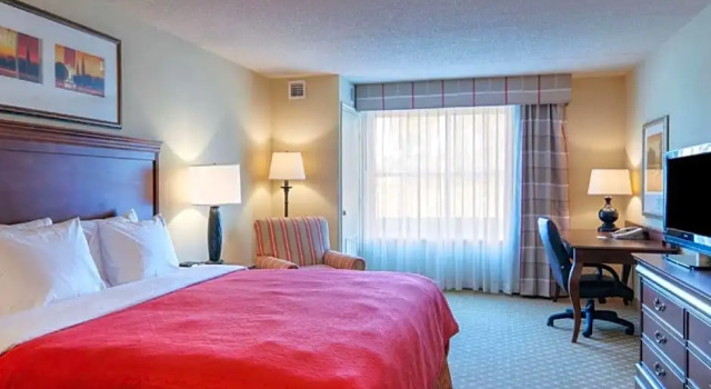 Двухместный люкс c 1 комнатой Country Inn & Suites by Radisson, Fredericksburg, VA