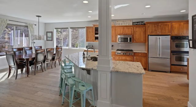 Коттедж Flagline Trail 5 Bedroom Home by RedAwning