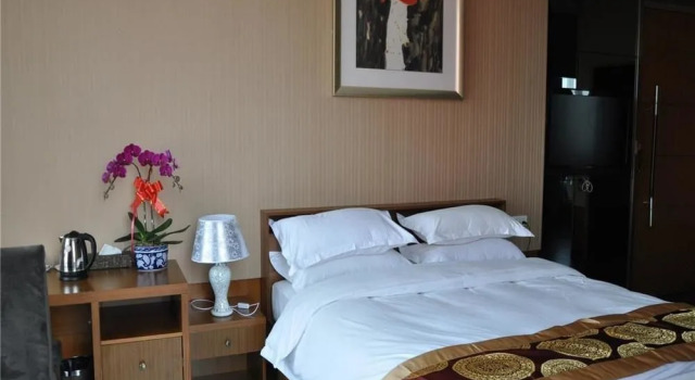 Dianchi Jinya Restaurant, Rezerwuj Hotel Hotele w Kunming z parkingiem, Parking