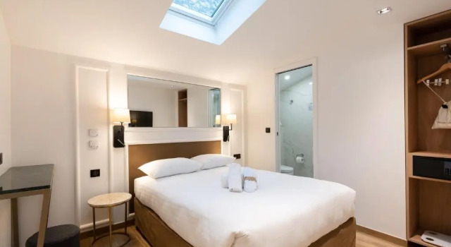 Номер Standard Мансарда HOTEL AU COEUR DE REPUBLIQUE