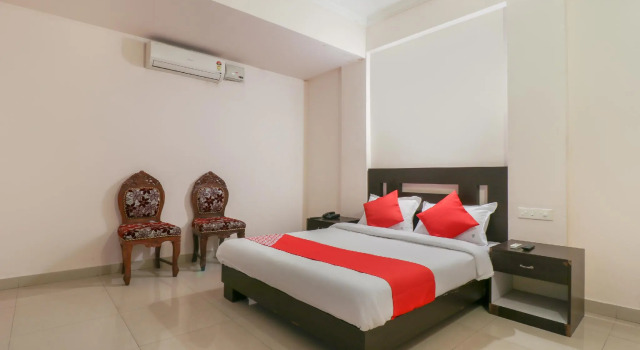 OYO 67889 Lora Residency