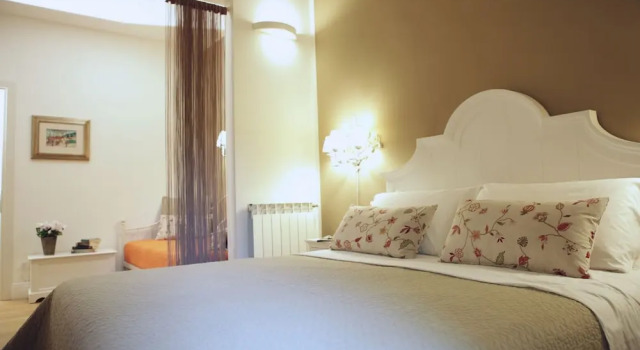 Апартаменты Elegant and Cozy City Center for 5 - Two Bedroom Apartment, Sleeps 5
