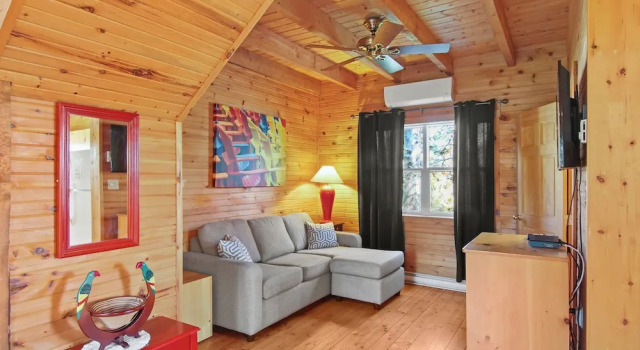 Коттедж Executive Avonlea Forest Hill Cottages