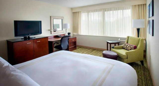 Номер Standard Boston Marriott Peabody