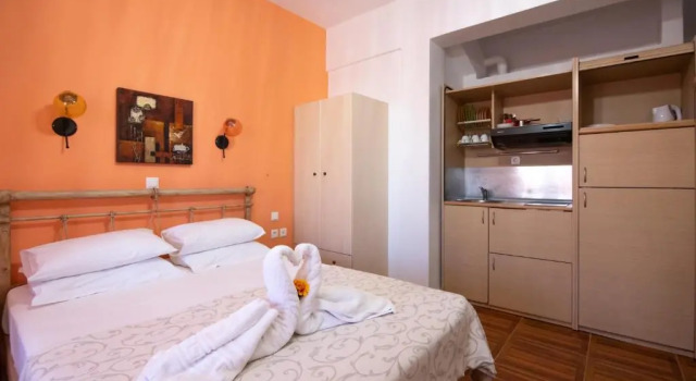 Трёхместный номер Standard с балконом и с видом на сад Coralli Rooms & Restaurant