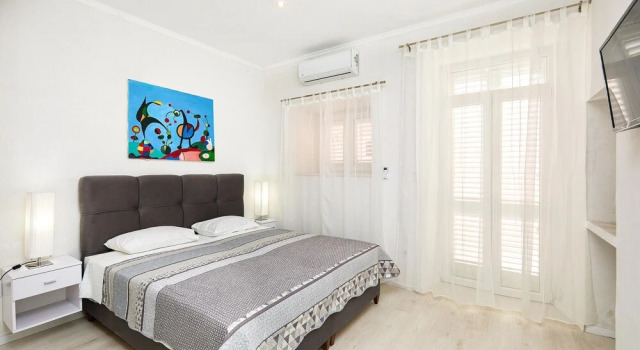 Nice Apartment in Dubrovnik With Outdoor Swimming Pool, Wifi and 5 Bedrooms, Забронировать Апартаменты/квартира Апартаменты Дубровника, рядом с Ворота пирса, Апартаменты/квартира