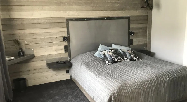 Kronan Bed & Breakfast, Book Hotel  