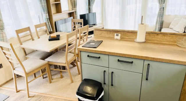 Luxury 2 Bedroom Caravan MC35, Shanklin, Isle of Wight