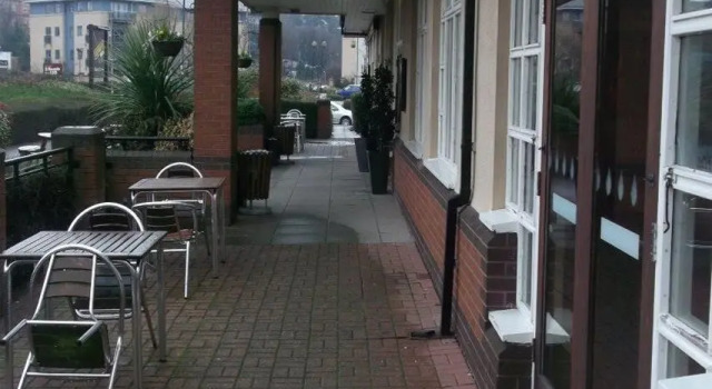 Номер Standard Premier Inn Nottingham Castle Marina