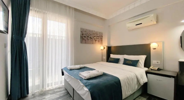 Двухместный номер Standard с балконом Nefis Hotel City