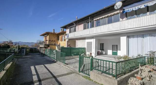 Апартаменты Darma s House 3 Minutes From Monate Lake