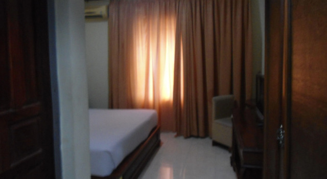 Edotel Minangkabau Hotel, Rezervovat Hotel Hotely v Padang s parkováním, Parkování