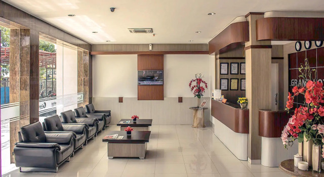 Grand Hotel Sampit, Rezervovat Hotel Hotely v Kalimantan s parkováním, Parkování