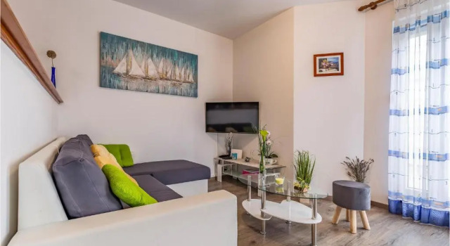 Stunning Apartment in Pula With Wifi and 2 Bedrooms, Забронировать Апартаменты/квартира Пула Pula Riviera, рядом с Пляж в бухте Гортанова