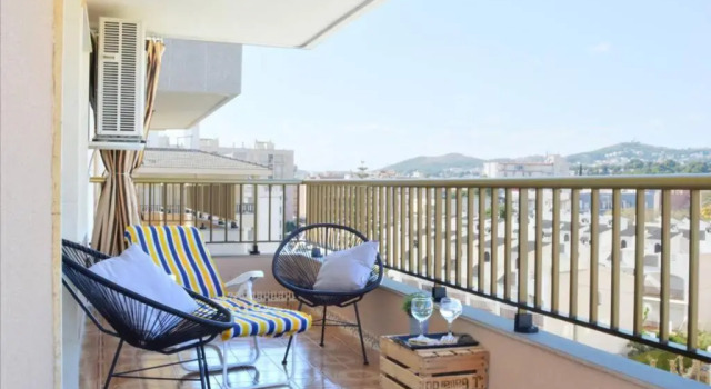 Апартаменты Seafront apt Amazing terrace 2 double & 2 single bed