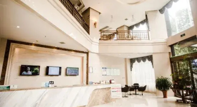 Howtown Hotel (Dawu Central Passenger Station, Experimental Middle School Branch), Buchen Sie Hotel Hotels & Unterkünfte in Dawu, Hotel