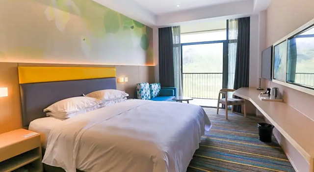 Двухместный номер Superior с видом на реку Holiday Inn Express Emei Mountain
