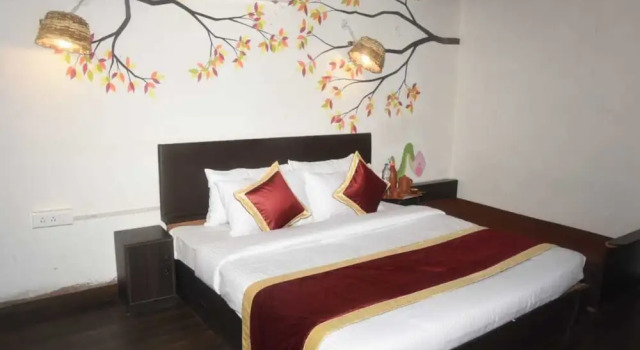 V One Resort Soho Jim Corbett, Rezerwuj Ośrodek wypoczynkowy Hotele w Uttarakhand z basenem, Basen