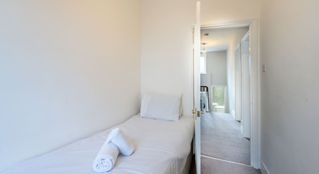 Cozy 3-bedroom Home Whs17, Забронировать Дом для отпуска Виллы Большого Лондона, Вилла