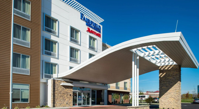 Одноместный люкс Fairfield Inn & Suites by Marriott Akron Stow