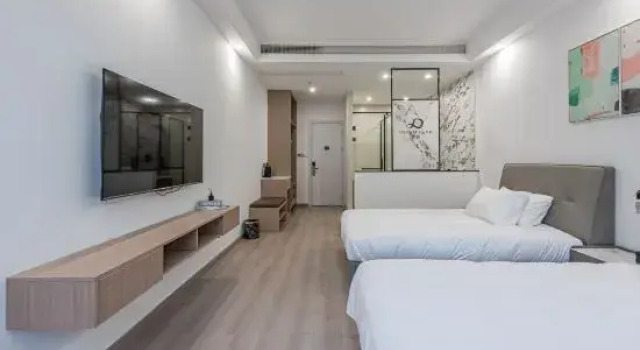 Dreamland Hotel