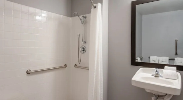 Четырёхместный люкс stayAPT Suites Alexandria-Fort Belvoir