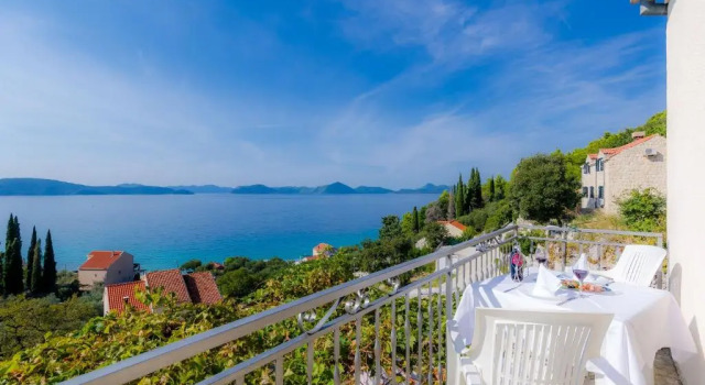 Студия Comfort с балконом и с видом на море Apartments Cypress Sea Cove