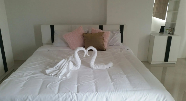 Trio Gems Condo Beach